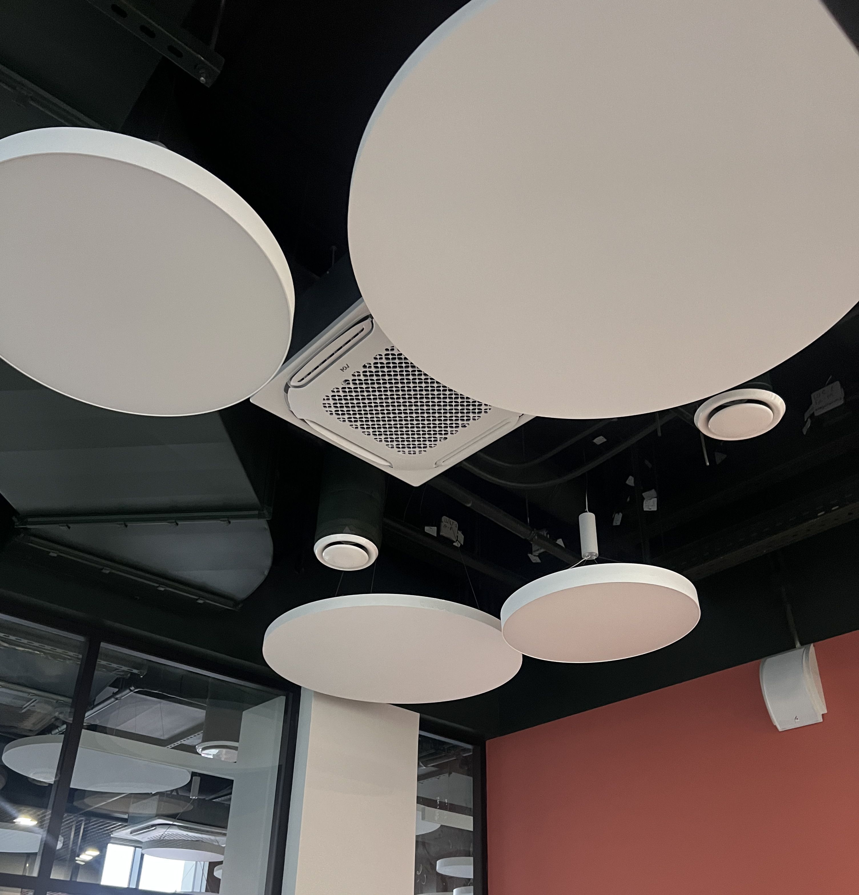 Современный офис IT компании с акустическими панелями K&R Design