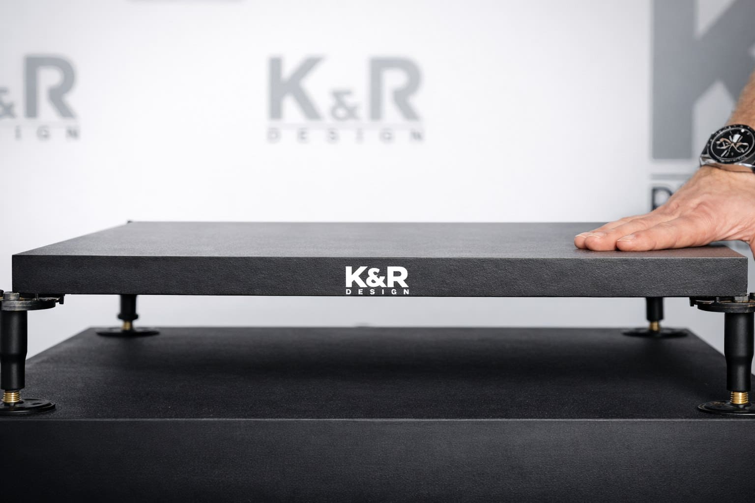 От сырья до готовой продукции: производственный цикл K&R Design