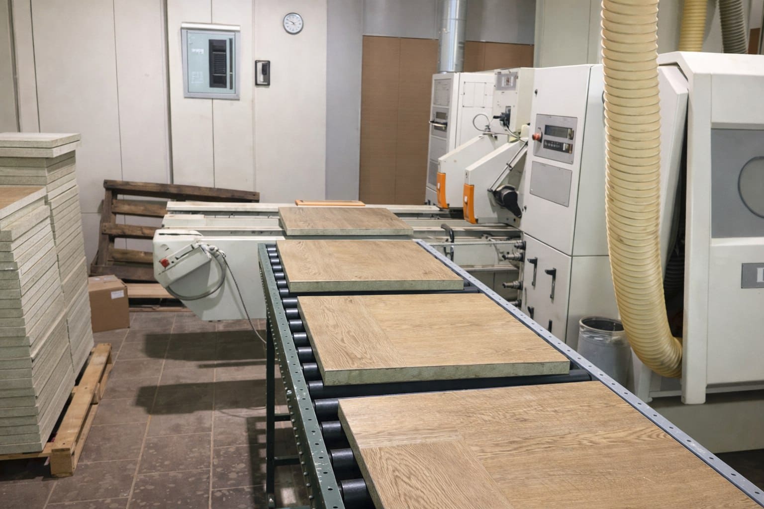 Производство фальшполов K&R Design: от идеи до монтажа