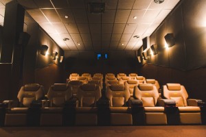 Акустические панели для кинотеатров