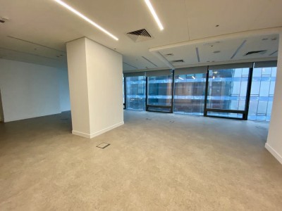 Шаг за шагом к удобству: как фальшпол упрощает жизнь