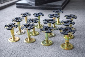 Стойки фальшпола