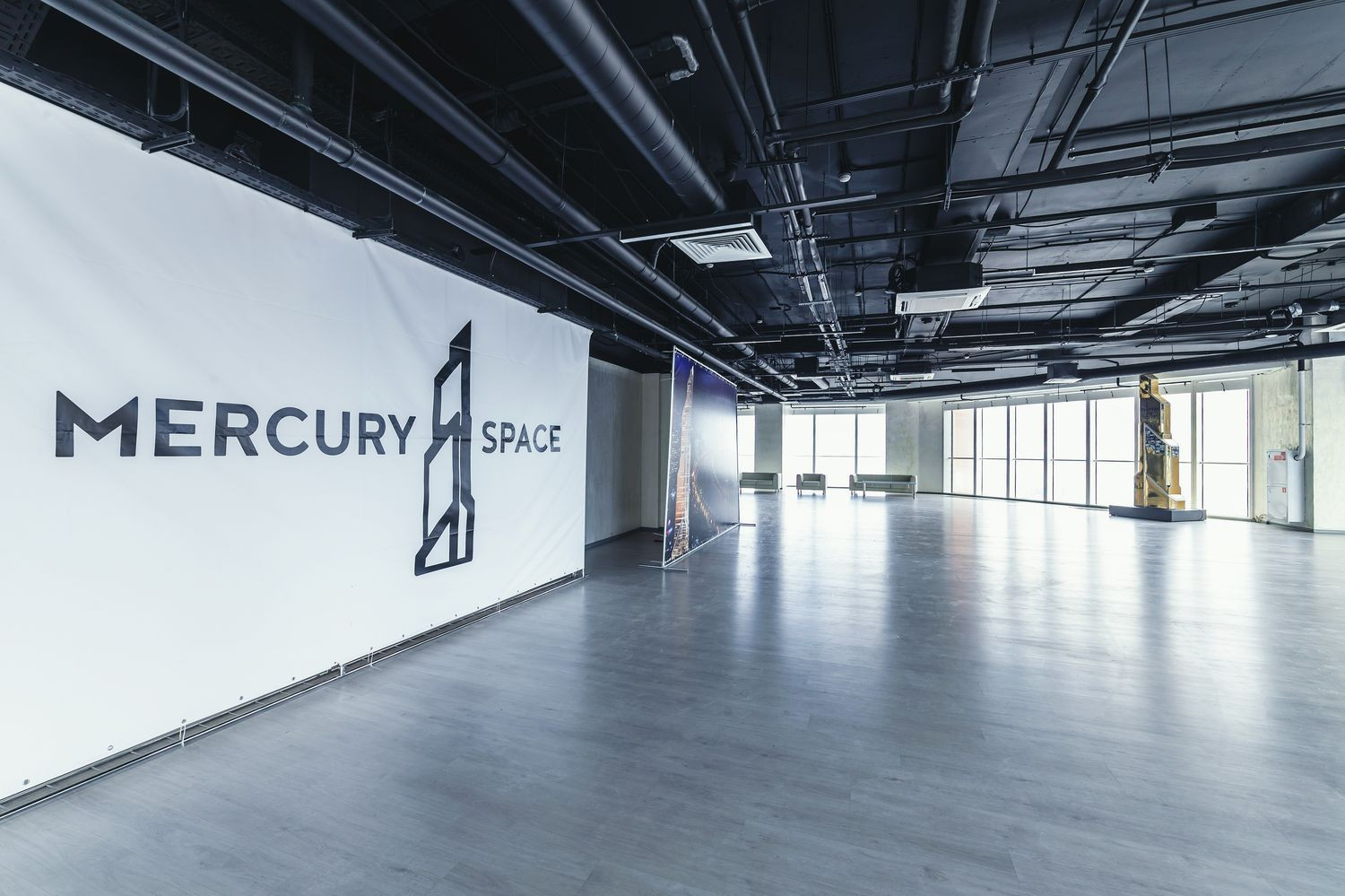 Mercury Development фальшпол