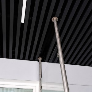 Решение, которое работает годами: долговечность кубообразных реечных потолков